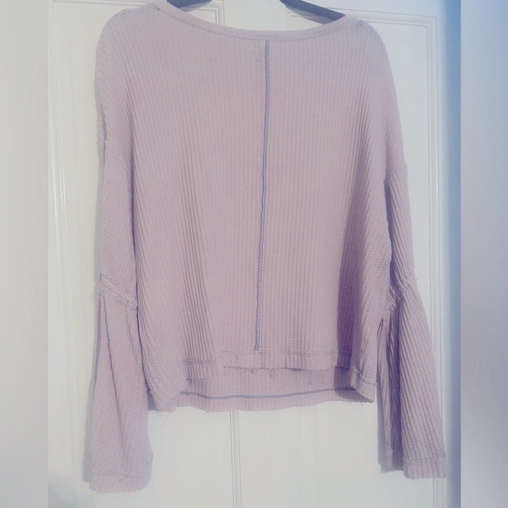 Free People -We The Free Light Lavender Dahlia Flared Sleeve Thermal size S - Picture 2 of 2